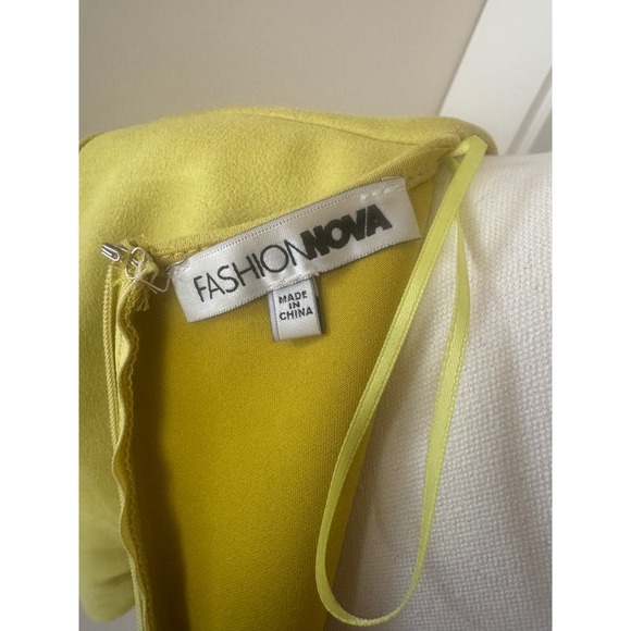 Fashion Nova Lime Green Ruched Bodycon Mini Dress Long Sleeve V Neck Size Medium - Picture 5 of 6